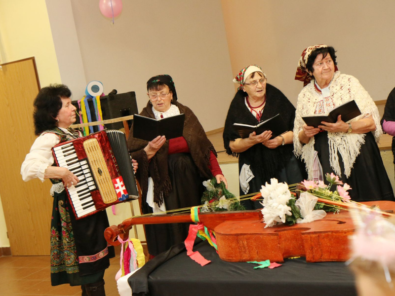 Hruboňovská prehliadka detských folklórnych súborov a ľudovej hu